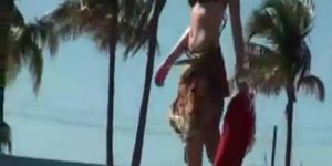 Hottie caught at on cam at the beach