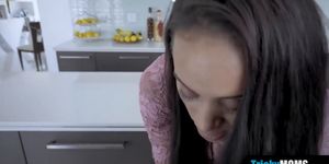 Latina MILF stepmom cant cook but she has a better skill (Gia Vendetti)