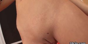 Sultry nympho is gaping juicy muff in closeup and cumming
