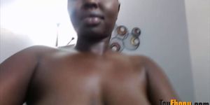 African babe with big clapping butt - video 1