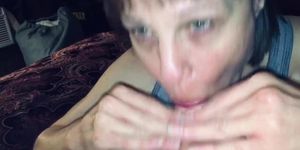 Mature Mommy sucking her young man off in under 3 minutes