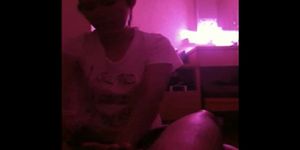 Massage thaïlandais et branlette (caméra cachée)