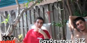Huge dick enters mouth of a gay - video 16