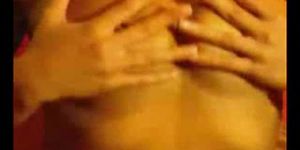 Schüchternes Webcam-Baby, das ihre Muschi fingert