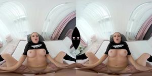LustReality Vinna Wants Your Dick VR Porn (Vinna Reed)
