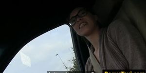 French chick fucked outdoors by cabbie