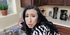 Doing dishes with my stepmom means a quick blowjob
