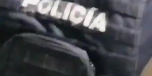 Policía se deja meter la verga