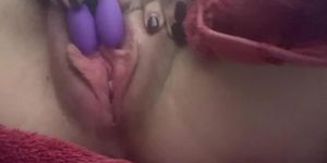 Pink pussy drips - loud moaning orgasm