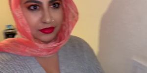 Beautiful Muslim teen gives amazing blowjob.