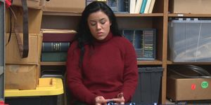 Chubby latina teen thief gets facialized - video 1