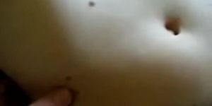 belly button tickle (Larissa Mendes)