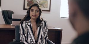 Latina babe with a fear tricked into sex by a psychiatrist (Ella Knox)