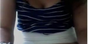 Chica caliente en la webcam mostrándote todo