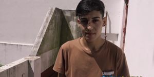 Latino twink teenager sucks cocks in three way