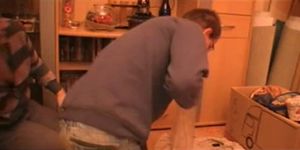 Пухлая немка принимает большой камшот на лицо в любительском видео