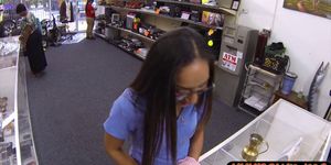 Amateur girl twat fucked at the pawnshop