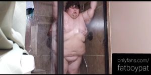 Chub getting fucked in the shower by twink