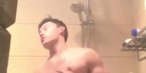Asian guy jerking off live