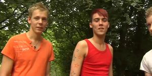 BOYS ON THE PROWL - Mark Lloyd has outdoor cock sucking action with his friends (John Holmes)