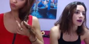 2 sexy best girlfriends masturbating live on webcam
