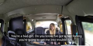 Damn horny lady Rhiannon gets a free hot sex in the taxi (Rhiannon Ryder)