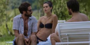 Branca Messina nude - Carolina Chalita nude - Amor de 4 s01e01-07 - 2017