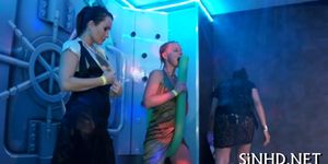 Ultra natte club feesten - video 10