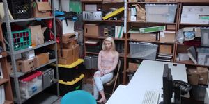 Shoplyfter gave the LP Officers huge dick a blowjob