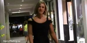 Muscle babe pantieless bubbly ass flash in public