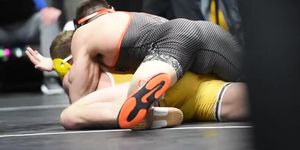 Top 10 Wrestling Bulges - The Best Bulges in College Wrestling