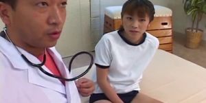 Sexy japanese girl sucking her doktors part3 - video 1