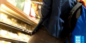 4 COLLEGE YOUNG GIRLS TIGHT ASSES IN JEANS HIDDEN CAM - video 2