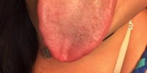 Wide tongue Uvula say ah