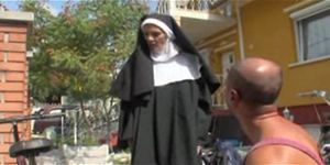 Монахиня берет 2