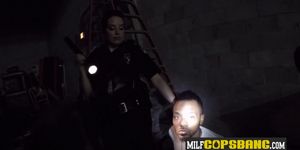 Arrested suspect gets blown by HORNY cops