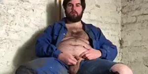 Bear man exibitionist masturbates and cum at the work