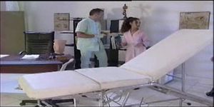 Ärzte Pussy & Anal Klinik (Teil-1) -von BabesTV