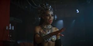 Aaliyah sexy - Queen of the Damned 2002