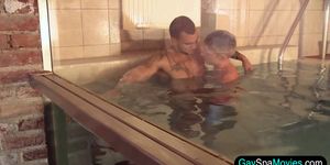 Muscly straighty tugged in pool