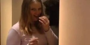 Svensk flicka fucjed i ett omkldningsrum - del II - video 1