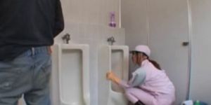 Publicsex asian cleaning lady sucks cock