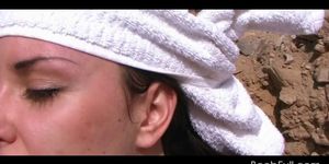Сафари крошка дрочит в стиле от первого лица в любительском сафари - видео 1