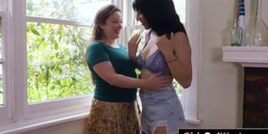 Hairy chick gets ass and cunt licked (Amber Leigh, Violet Russo)