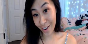 Asian Babe Dropping Cums On Her Tongue Live