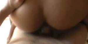 Asiatisch mit großen Titten Sex auf seltsame Kamera .. RDL