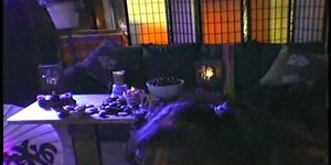 El masaje de Mimi Miyagi lleva a sexo sudoroso (Asian Goddess)