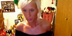 Very hot MILF show her atributes in webcam sh