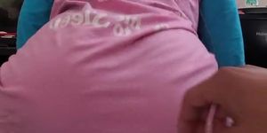 Pregnant gf shaking her fat booty on camera