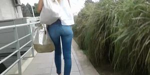 walking great ass in jeans